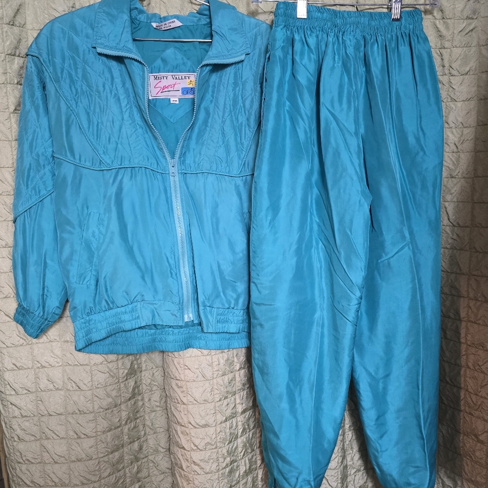 Vintage Misty Valley 100% silk tracksuit Size Petite Medium in excellent conditi